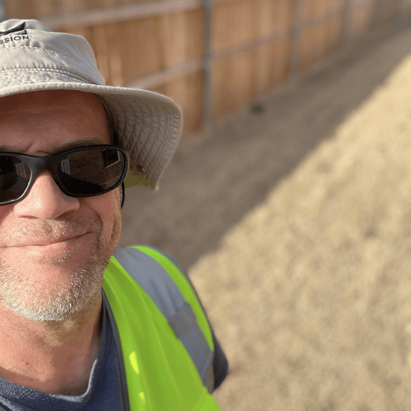 Clean El Reno Yards with Poop Free OKC – PoopFreeOKC.com Veteran-owned pet waste removal technician maintaining a clean yard in El Reno, Oklahoma.