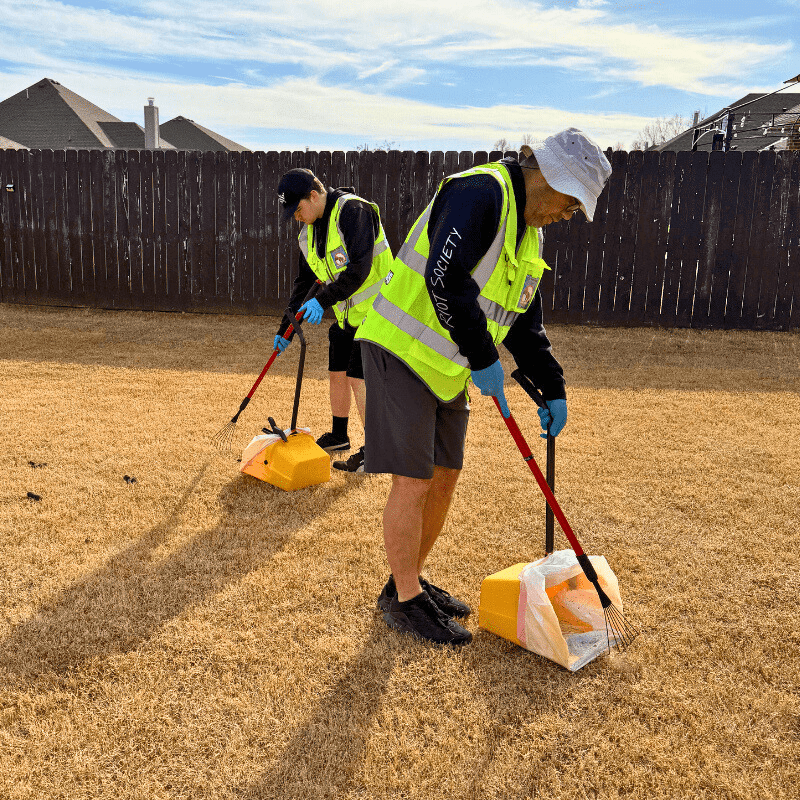 Professional residential dog poop removal service in Yukon, Mustang, and the OKC metroplex by Poop Free OKC.